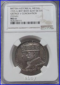 1935 Great Britain King GEORGE V Queen MARY Old Silver JUBILEE Medal NGC 61